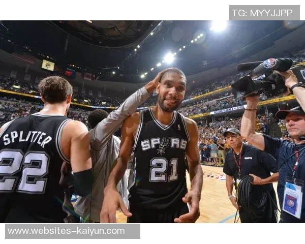 2016年NBA季后赛灰熊与马刺的激烈对决回顾与分析